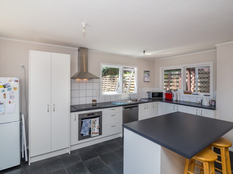 23 Kashmir Avenue, Clouston Park, Upper Hutt - Carousel 1