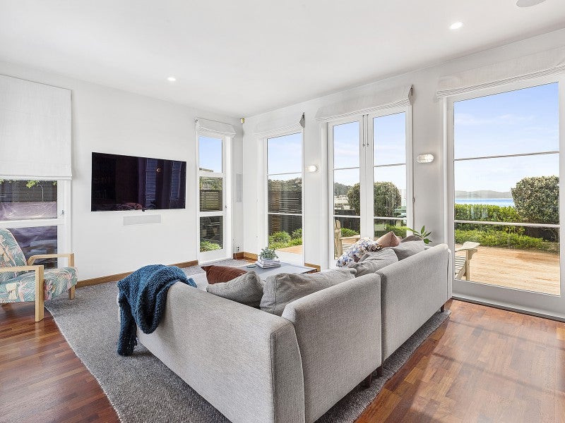 69 Marine Parade, Seatoun, Wellington - Carousel 2