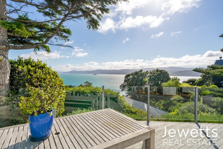 42 Seatoun Heights Road, Seatoun, Wellington - Carousel 2