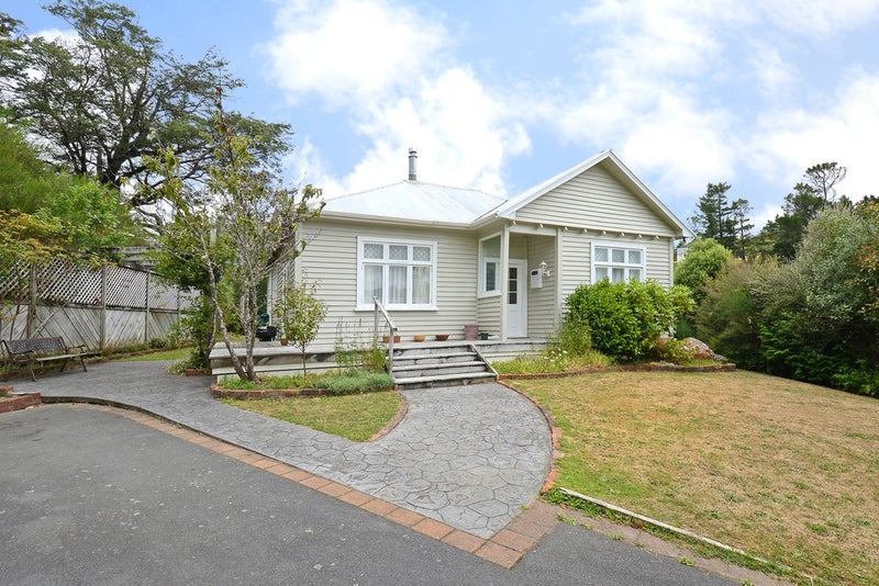 1 Roseveare Grove, Te Marua, Upper Hutt - Carousel 1