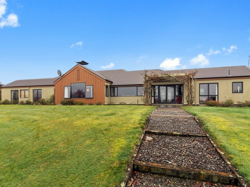 28 Atkins Lane, Hamurana - Carousel 1