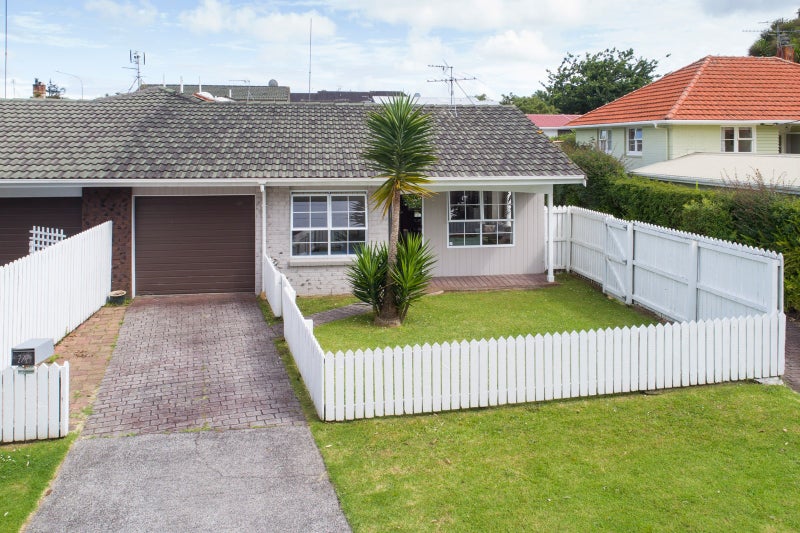2/2 Raurenga Avenue, Royal Oak, Auckland - Carousel 2