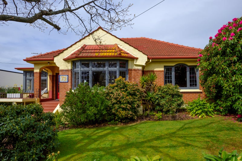 77 Middleton Road, Kew, Dunedin - Carousel 1