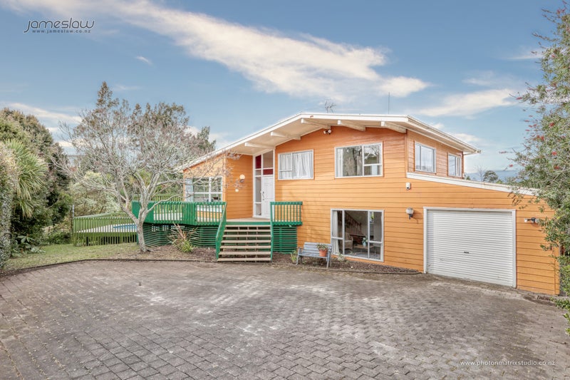 28 Reynella Drive, Massey, Auckland - Carousel 1