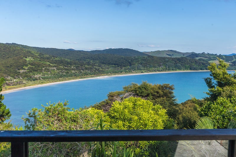 6 Bella Vista Road, Omiha, Waiheke Island - Carousel 1