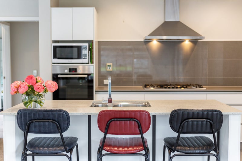 15 Sumner Terrace, Aotea, Porirua - Carousel 2