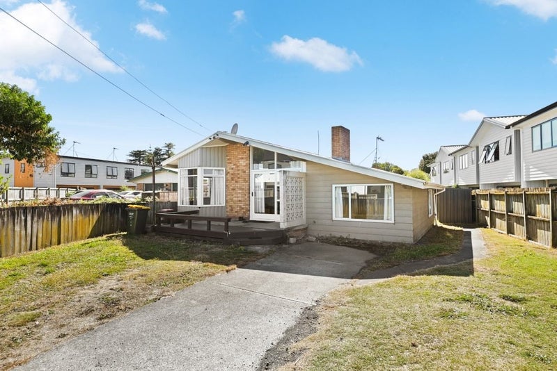 20 May Street, Hamilton East, Hamilton - Carousel 1