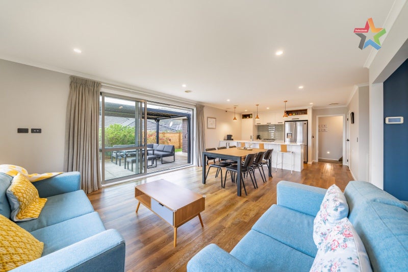 8 Te Punga Road, Wallaceville, Upper Hutt - Carousel 2