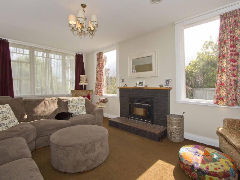 8 Prebble Grove, Naenae, Lower Hutt - Carousel 1