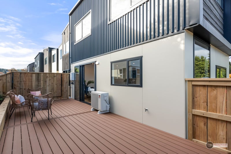 2/51 Kings Crescent, Hutt Central, Lower Hutt - Carousel 2