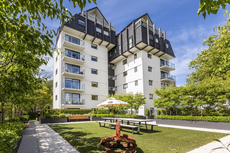 2/18 Carlton Mill Road, Merivale, Christchurch - Carousel 1