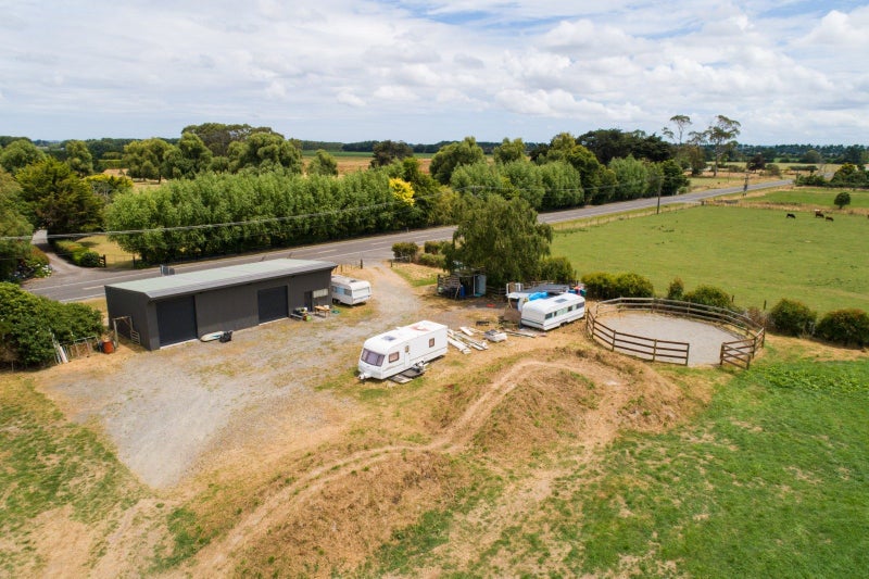 514 Milson Line, Newbury - Carousel 2