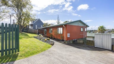 2/235 Glengarry Road, Glen Eden, Auckland - Carousel 1