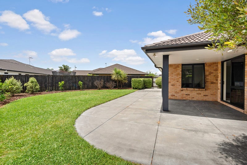 35 Tallentire Crescent, Huntington, Hamilton - Carousel 2