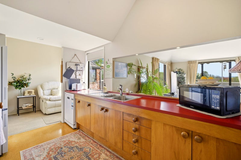 4/3 Karitane Drive, Cashmere, Christchurch - Carousel 2