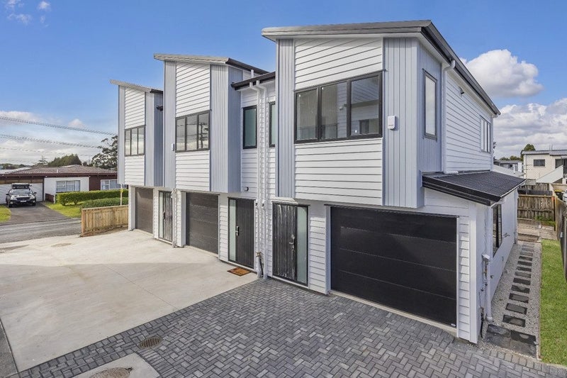 1C Edwards Avenue, Henderson, Auckland - Carousel 1