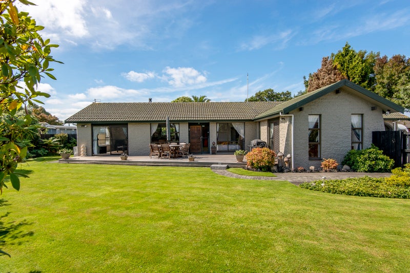 9 Glenys Place, Broomfield, Christchurch - Carousel 1