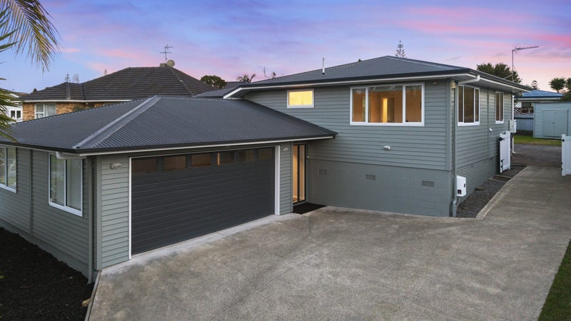 27 La Rosa Street, Green Bay, Auckland - Carousel 1