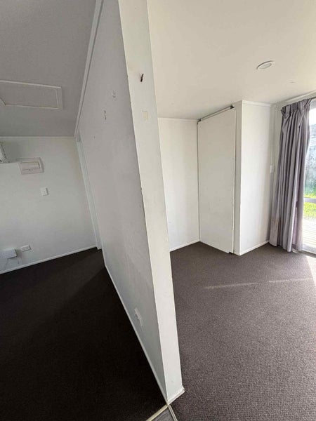 18 Gibbons Road, Weymouth, Auckland - Carousel 17