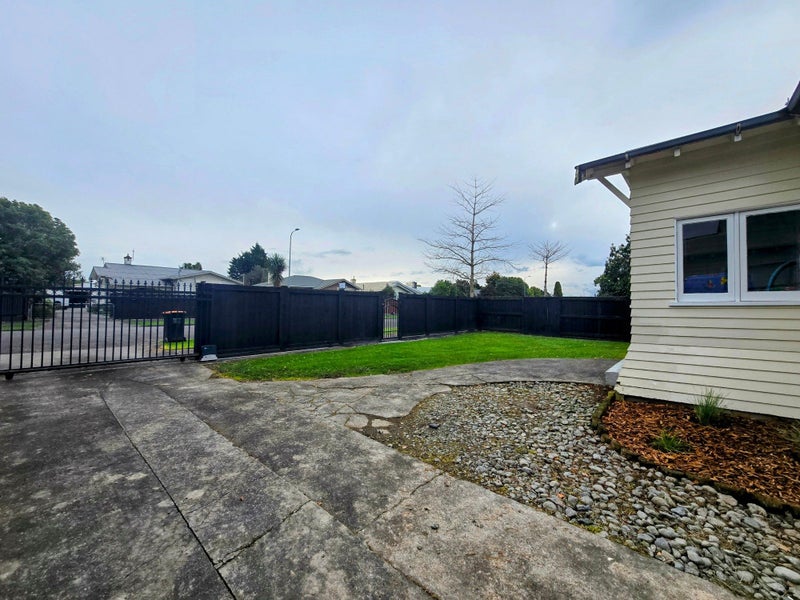 47 Burns Avenue, Takaro, Palmerston North - Carousel 10