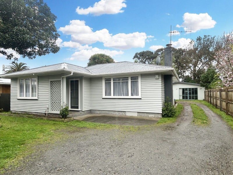 73 Martin Road, Paraparaumu Beach, Paraparaumu - Carousel 1