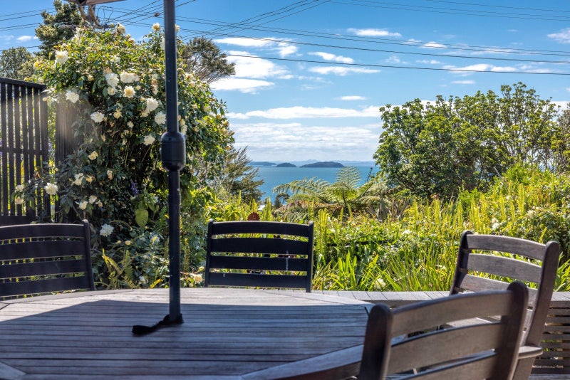 21 Hauraki Road, Oneroa, Waiheke Island - Carousel 1