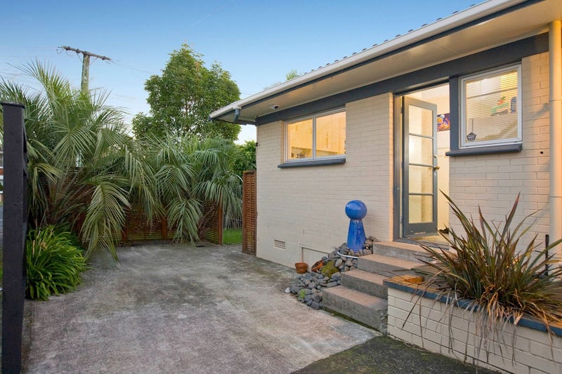 1/206 Bucklands Beach Road, Bucklands Beach, Auckland - Carousel 2