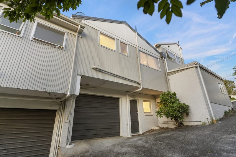 2/30 Mountain View Road, Western Springs, Auckland - Carousel 2