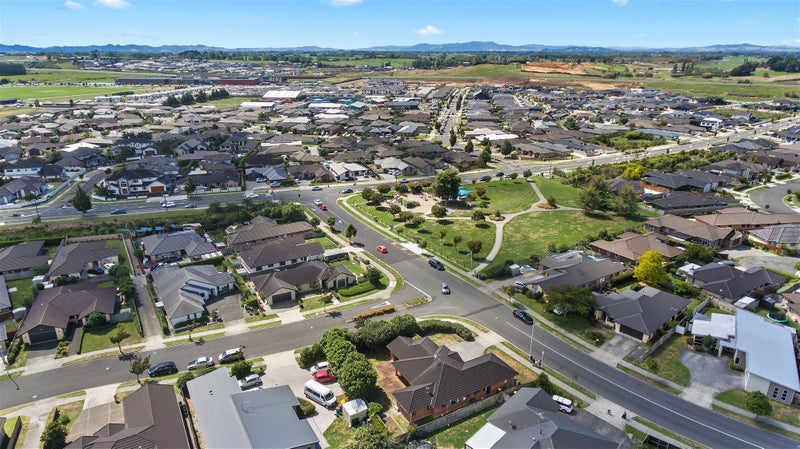 67 Moonlight Drive, Rototuna North, Hamilton - Carousel 2