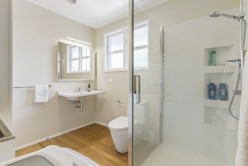 1/8 Thatcher Street, Mission Bay, Auckland - Carousel 2