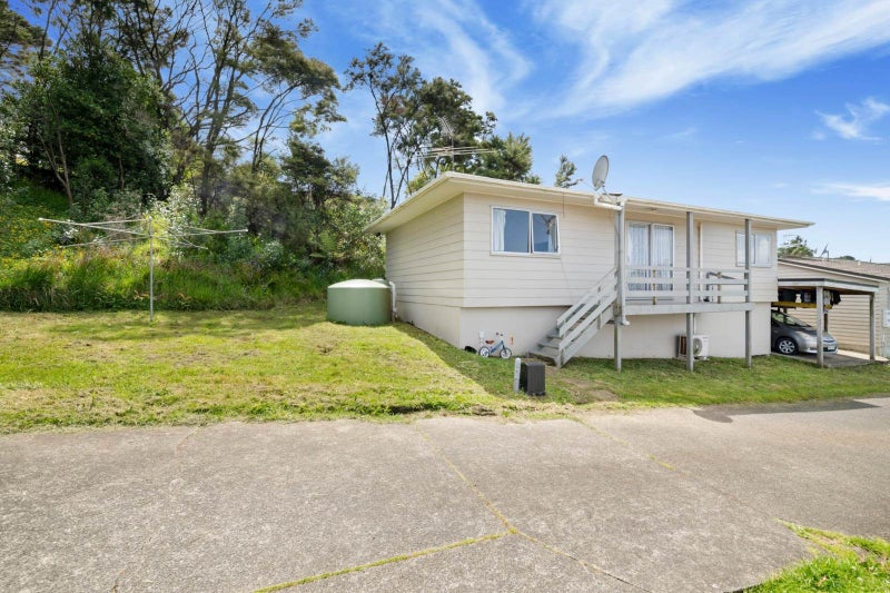 33 Lambrown Drive, Totara Vale, Auckland - Carousel 2
