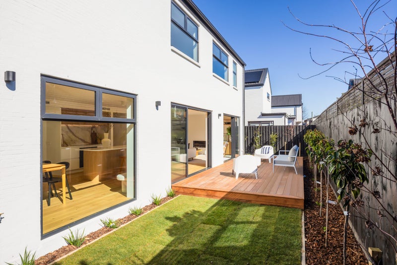 2/17 Hewitts Road, Merivale, Christchurch - Carousel 17