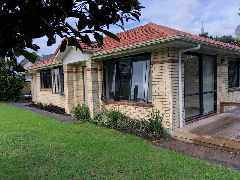 26 Kinleith Way, Albany, Auckland - Carousel 1