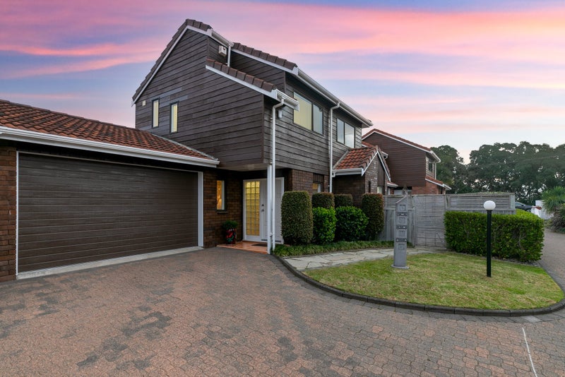 45B Harbour View Road, Point Chevalier, Auckland - Carousel 1