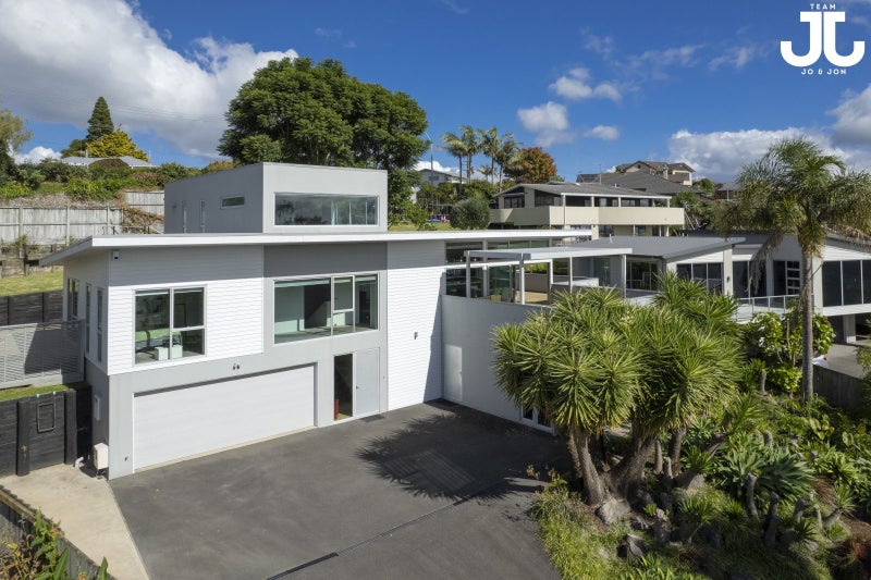 49 Amberley Crescent, Bethlehem, Tauranga - Carousel 2