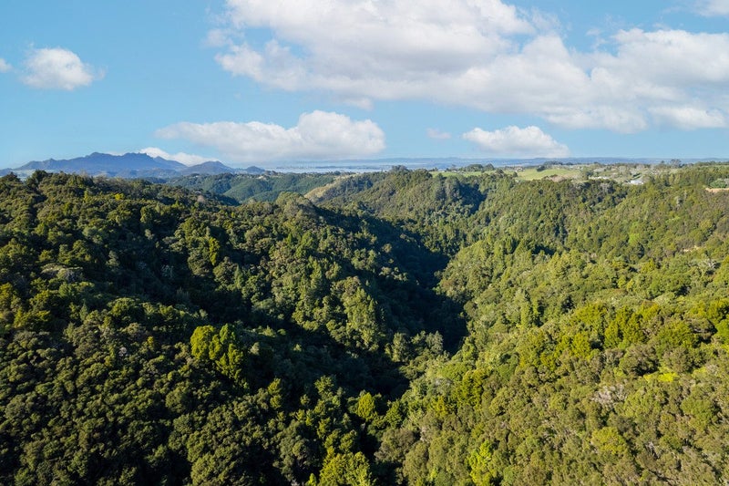 21 Ngapuke Lane, Onerahi - Carousel 31