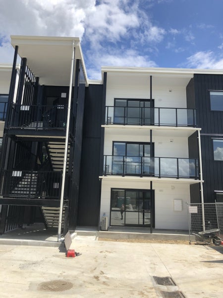 209/17 Vialou Street, Hamilton Central, Hamilton - Carousel 1