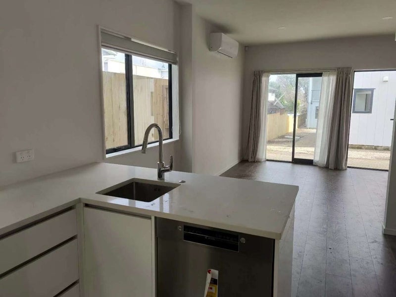 9/16 William Roberts Road, Pakuranga, Auckland - Carousel 2