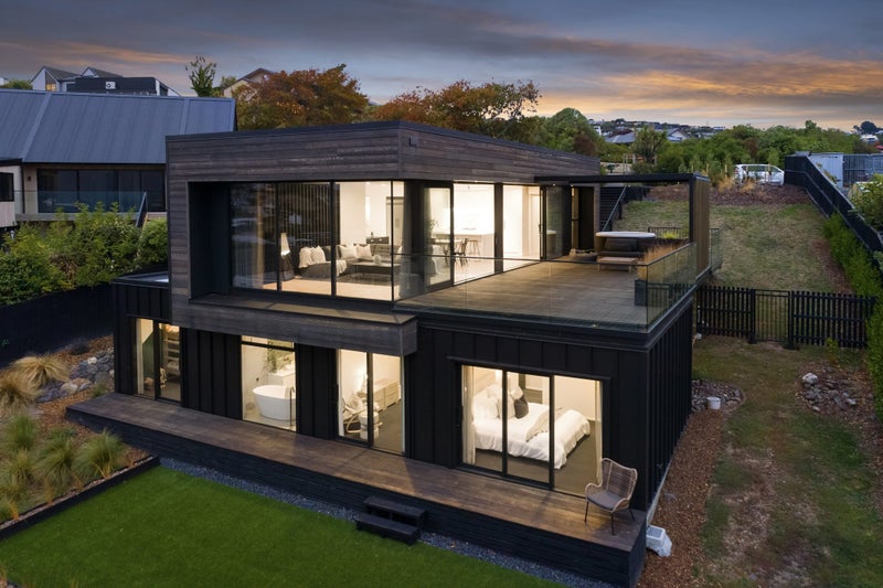 3 Selleck Street, Mount Pleasant, Christchurch - Carousel 1