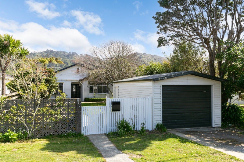 22 Izard Road, Khandallah, Wellington - Carousel 2