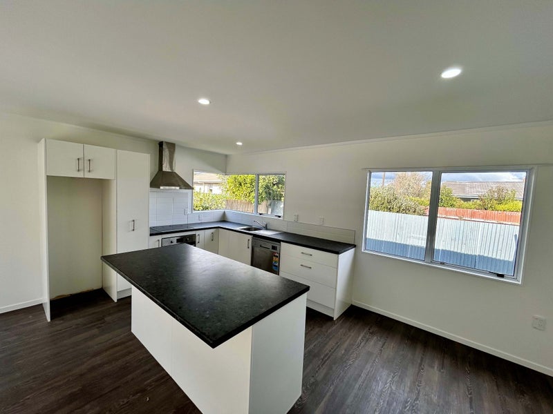 76 Wellington Street, Hamilton East, Hamilton - Carousel 2