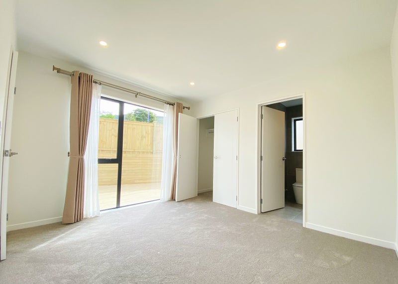 37A Forrest Hill Road, Milford, Auckland - Carousel 2