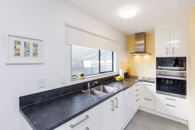 2/91 Benmore Avenue, Cloverlea, Palmerston North - Carousel 1