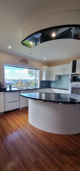 11 Fenton Terrace, Cockle Bay, Auckland - Carousel 1