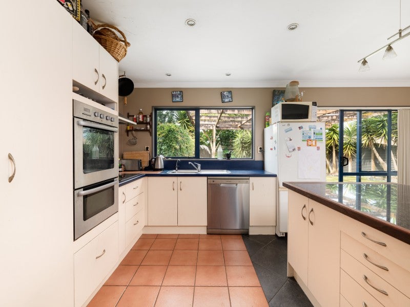 41 Luculia Drive, Mount Maunganui, Mount Maunganui - Carousel 2