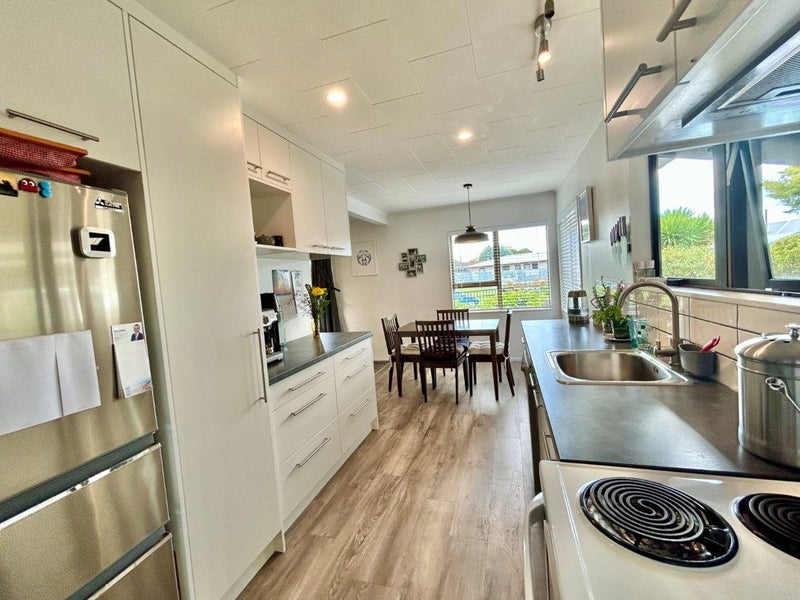 8 Clement Place, Greenmeadows, Napier - Carousel 2