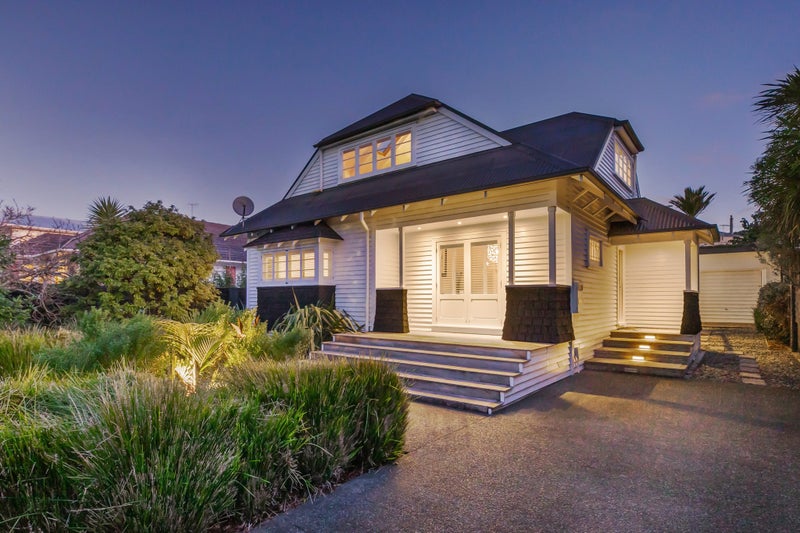 13 Brewster Avenue, Morningside, Auckland - Carousel 2