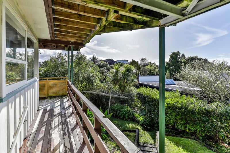 42 Kowhai Road, Campbells Bay, Auckland - Carousel 2