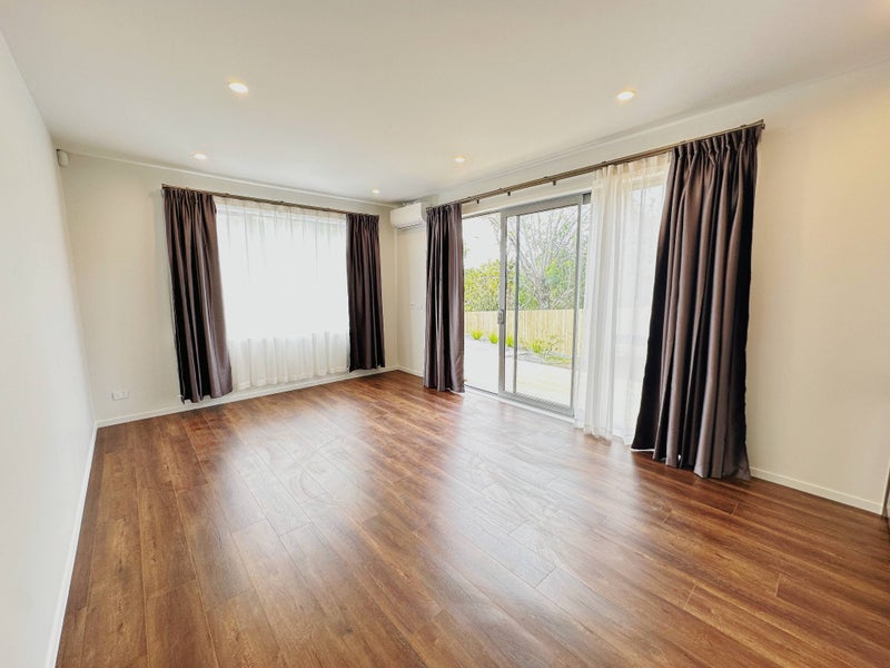 16 MacNay Way, Murrays Bay, Auckland - Carousel 2