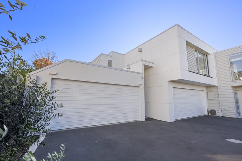 2/204 Edgeware Road, Edgeware, Christchurch - Carousel 1